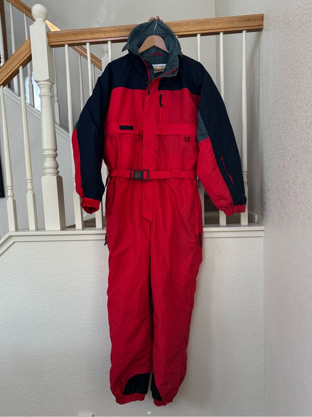 VTG Columbia Men’s Ski Suit with Hood & Belt
